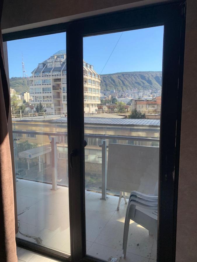 Apartment Three Bedroom In Saburtalo Tbilisi Exterior foto
