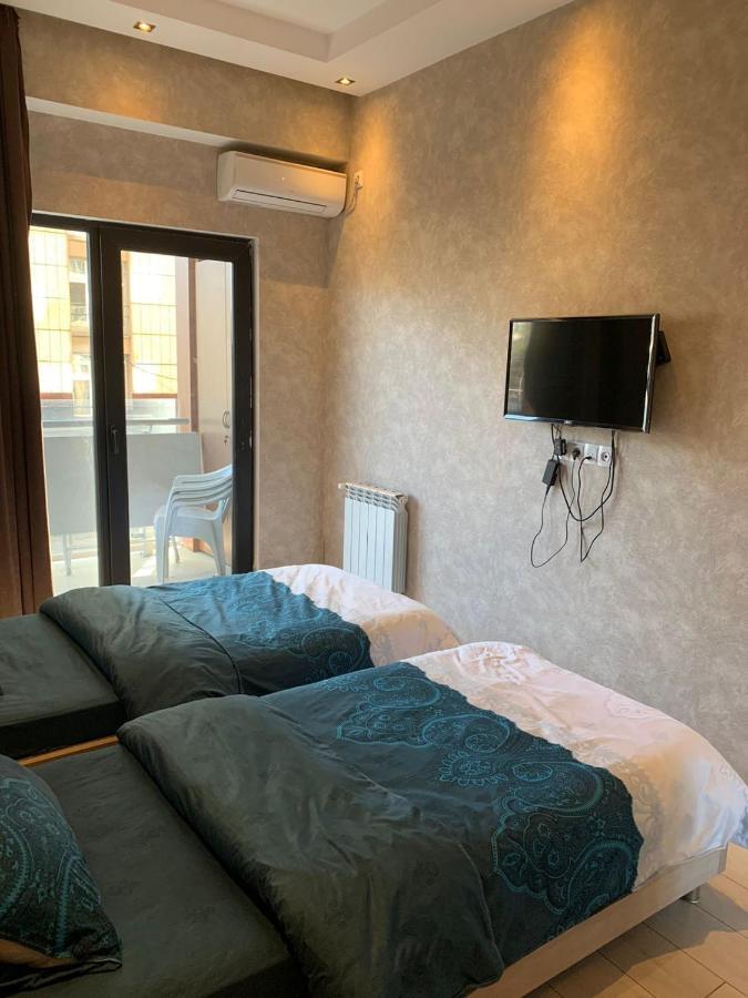 Apartment Three Bedroom In Saburtalo Tbilisi Exterior foto